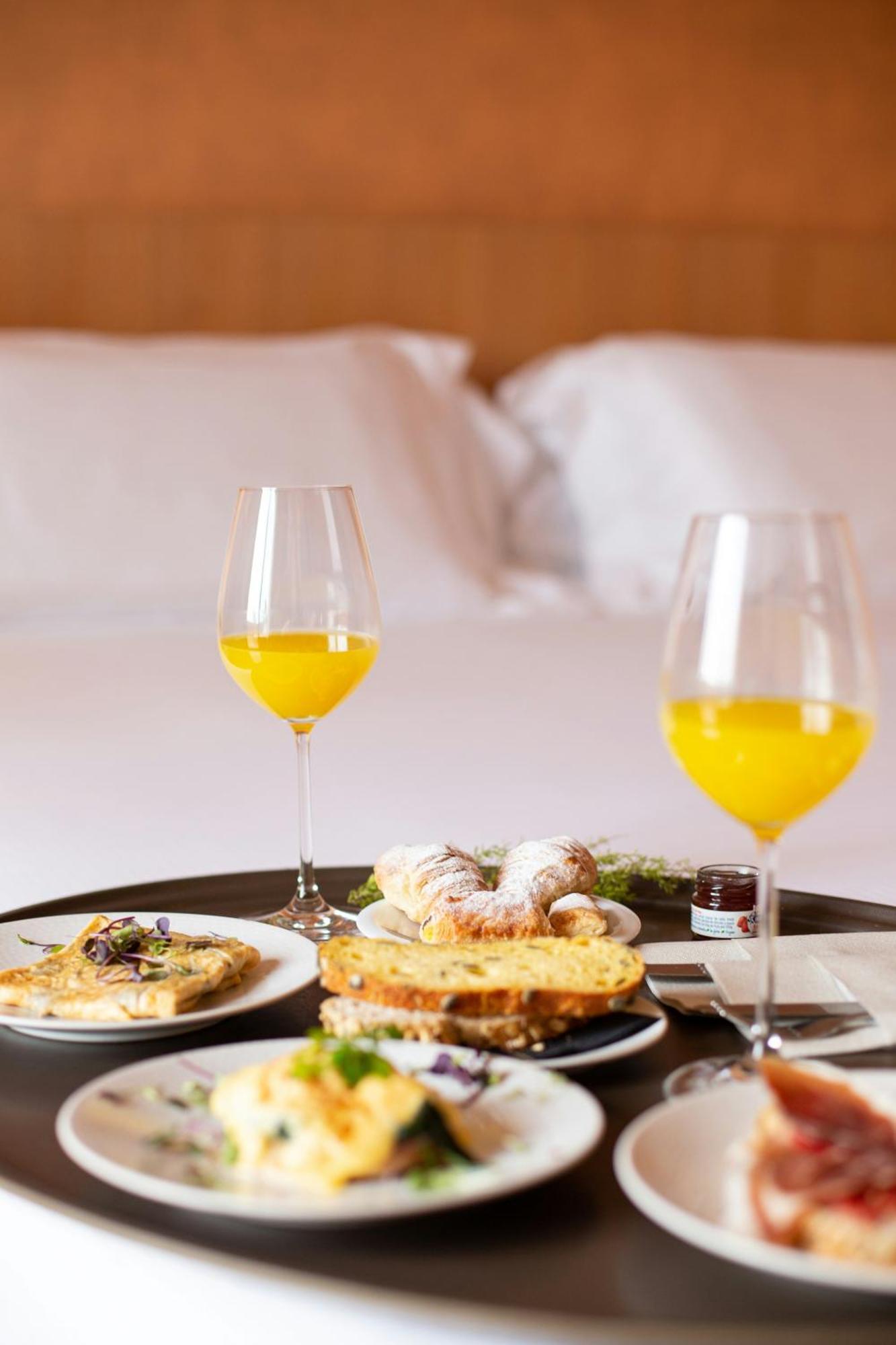 Hotel Ambience Plaza Jmd - Delhi Airport 뉴델리 외부 사진